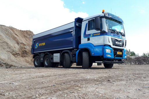 Rearward and semitrailer tippers