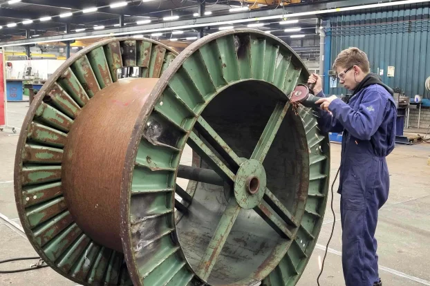 Productie slijpen MF Emmen