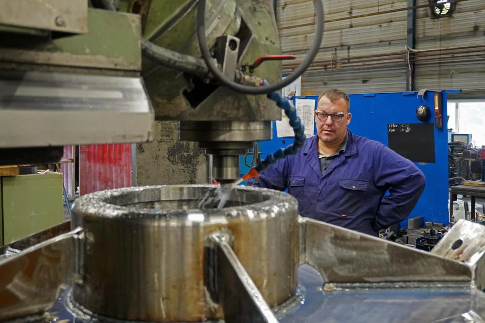 Machinery milling production employee MF Emmen