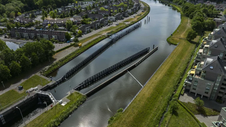 geleidewerken Wilhelminasluis Nauta Heeg