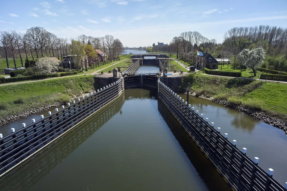 Contact Nauta Heeg Geleidewerk Markkanaal