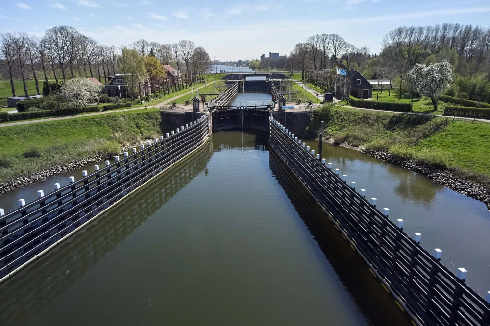 Fendering Markcanal GOVA Nauta Heeg