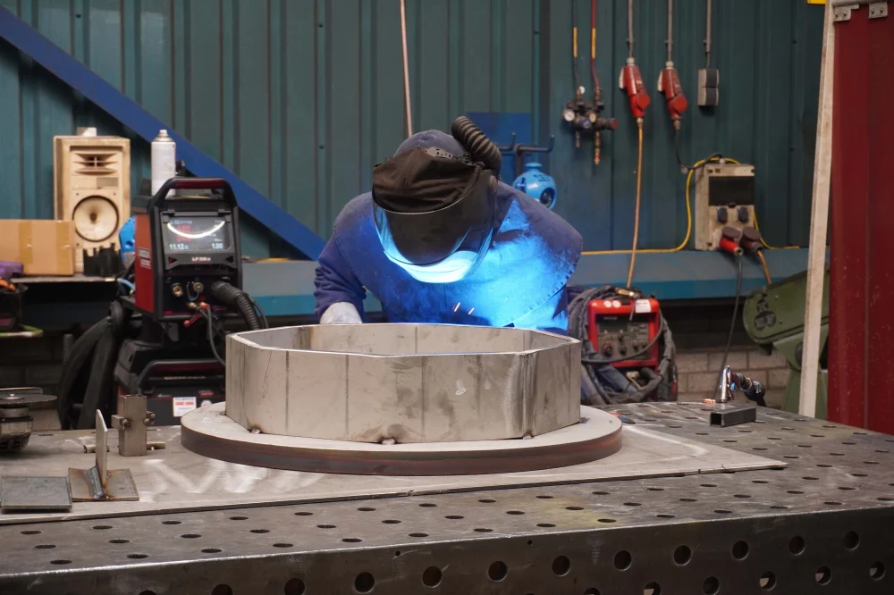 Welder production employee MF Emmen