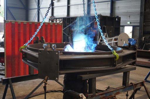 Welder production employee MF Emmen