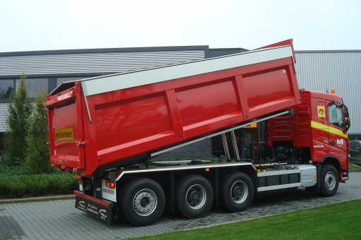 Rearward and semitrailer tippers