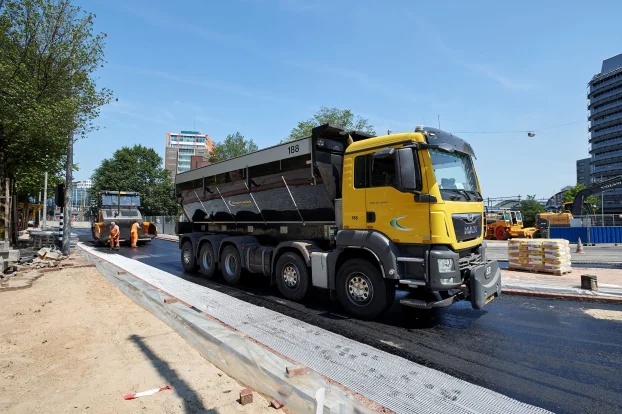Horizontaal lossen bandlosser Vossebelt Millenaar en van Schaik