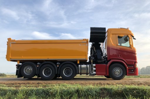 Two- and three-sided tippers