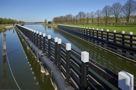 Remming- en geleidewerken Marksluis, Markkanaal
