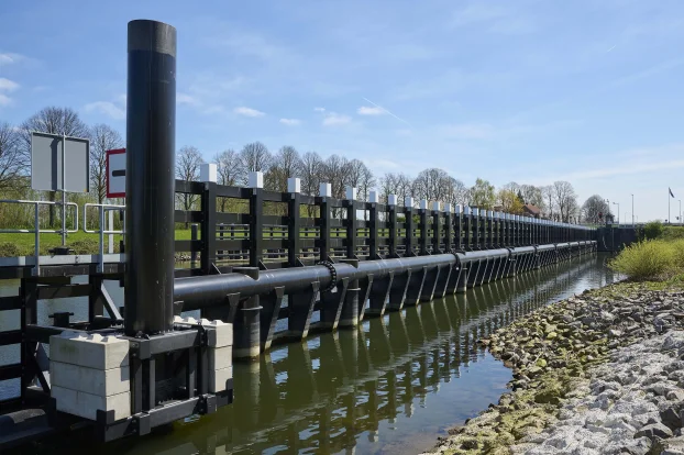 Remming- en geleidewerken Marksluis, Markkanaal