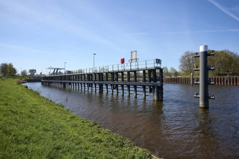 Remming- en geleidewerken Wilhelminasluis, Afgedamde Maas