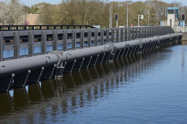 Remming- en geleidewerken Wilhelminasluis, Afgedamde Maas